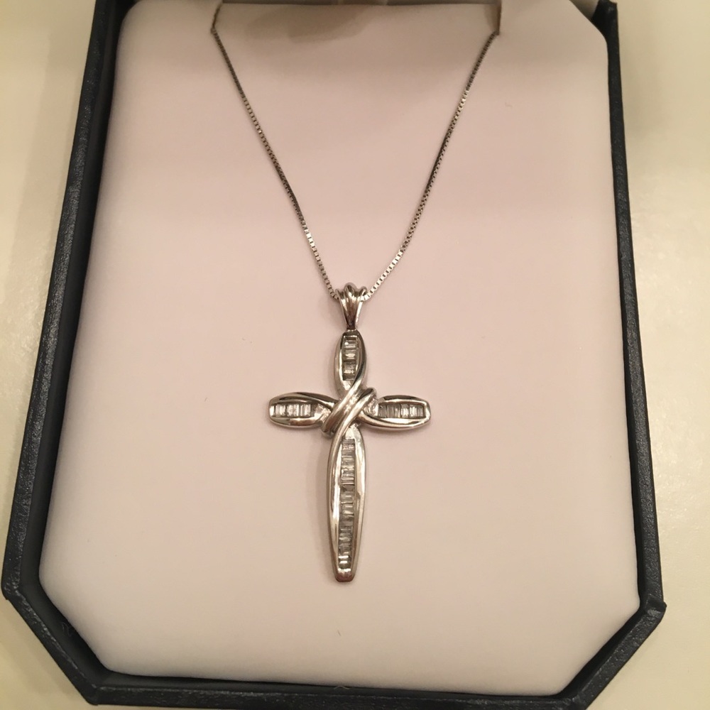 White Gold Cross necklace